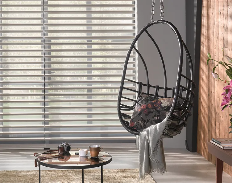 Hunter Douglas